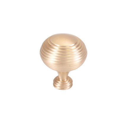 Buy Catona By Momo Handles from $21.00 - Shipping Australia wide or Click & Collect option. A classic knob with concentric circle detailing, available in four finishes to suit a wide variety of styles. Pairs nicely with our Salvano Cup Pull. Handle sizing
