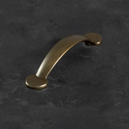 Buy Trafalgar By Momo Handles from $31.00 - Shipping Australia wide or Click & Collect option. A timeless classic, reinvented. Featuring sophisticated curves and exquisite finishes, this range is manufactured with meticulous attention to fine detail. Hand